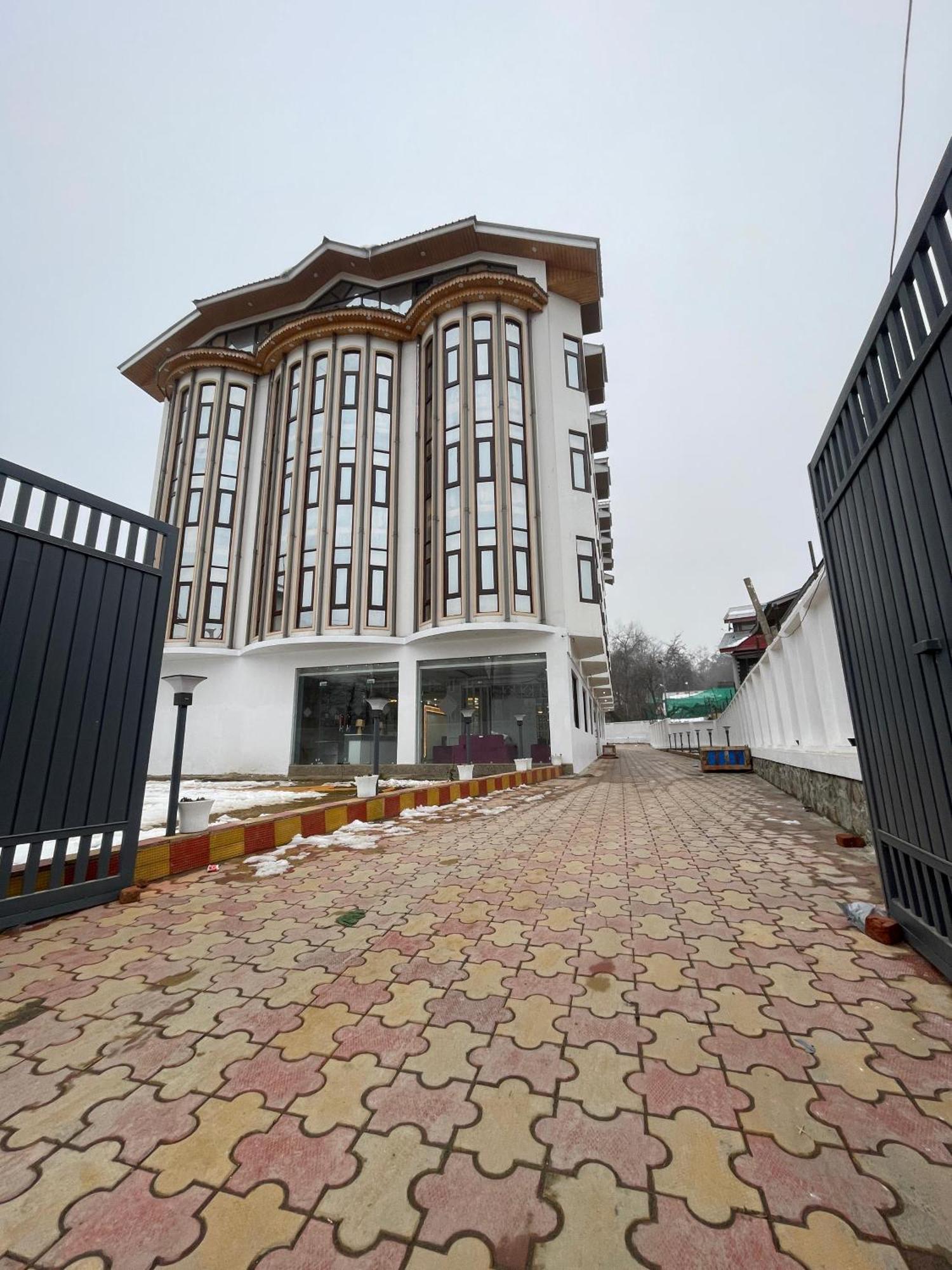 Hotel Zoon Dabb Srinagar Airport Kashmir Экстерьер фото