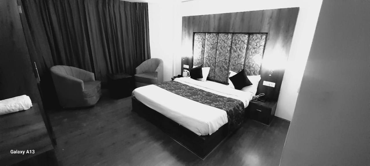 Hotel Zoon Dabb Srinagar Airport Kashmir Экстерьер фото